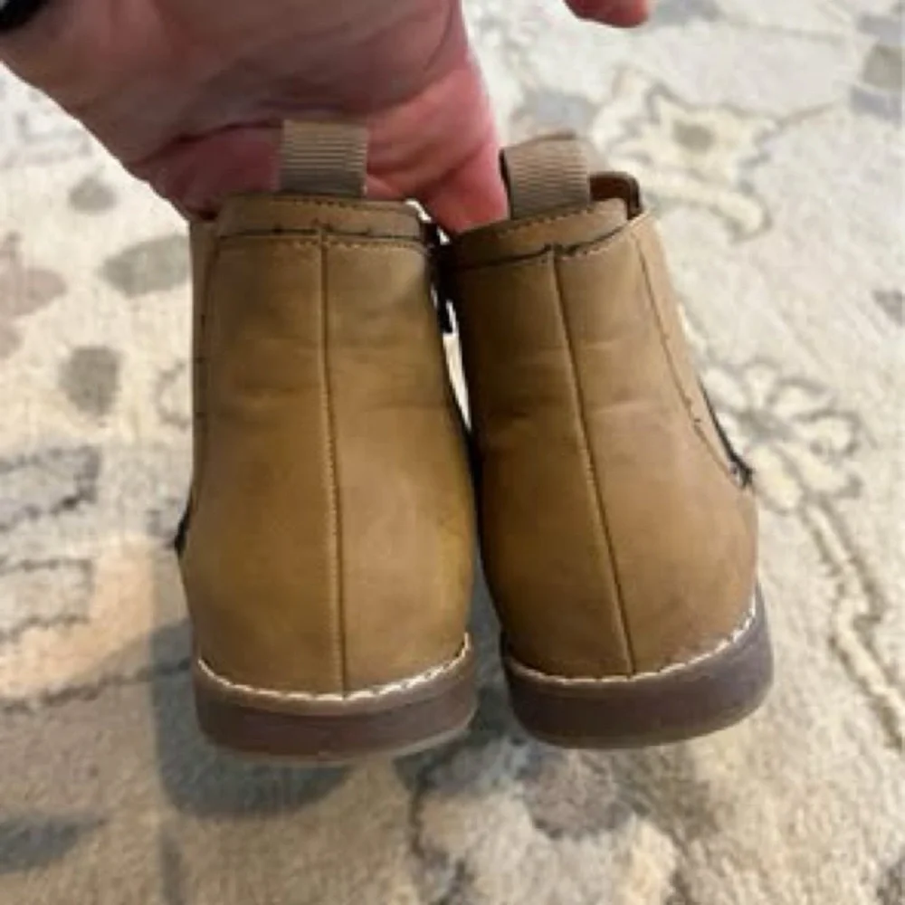 Boys Nordstrom boots, size 2